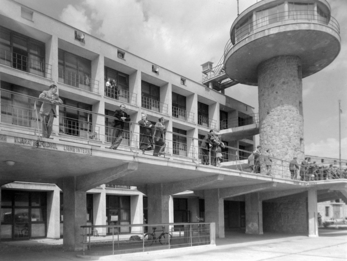 Ma 63 éve nyitották meg a Ferihegyi repülőteret