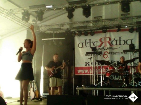 11798322_866893600073890_387468113_n