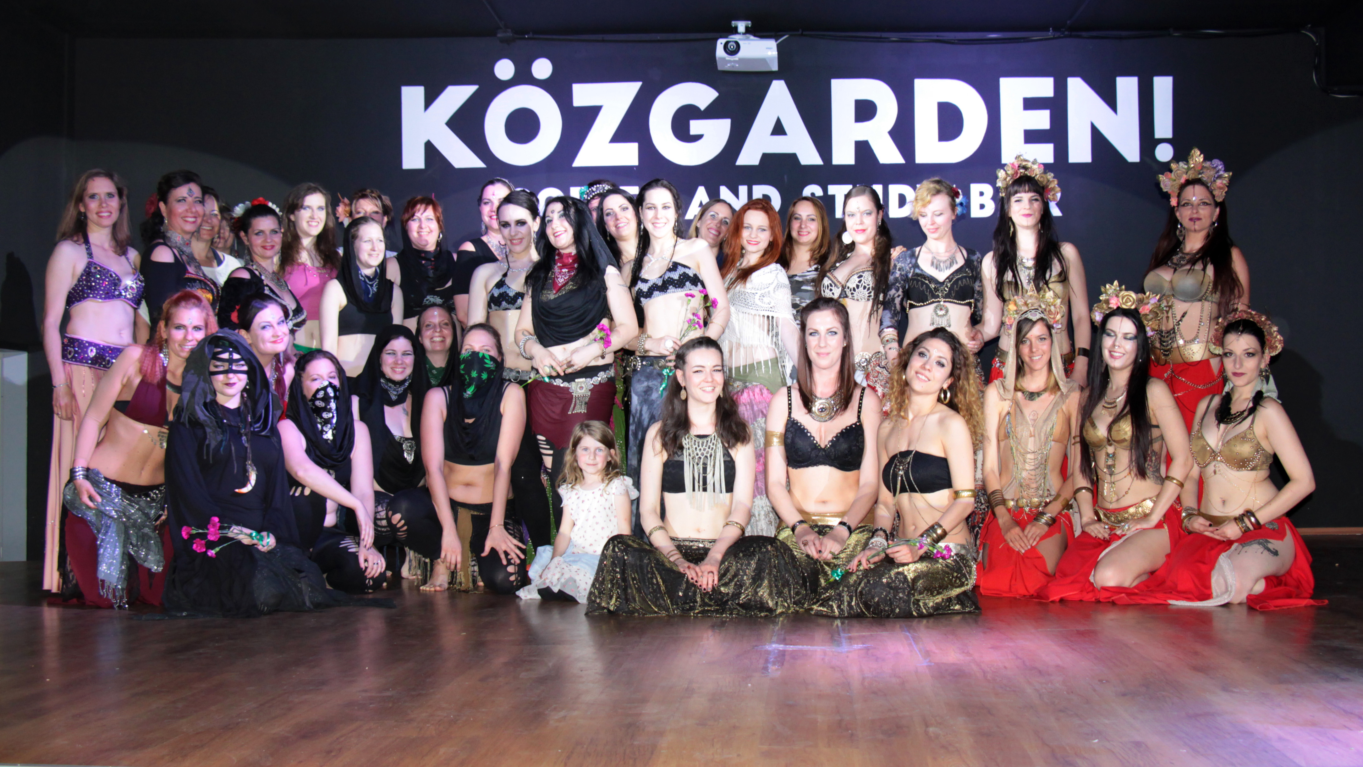 A szombathelyi hastáncosok a fővárosban is összetartanak