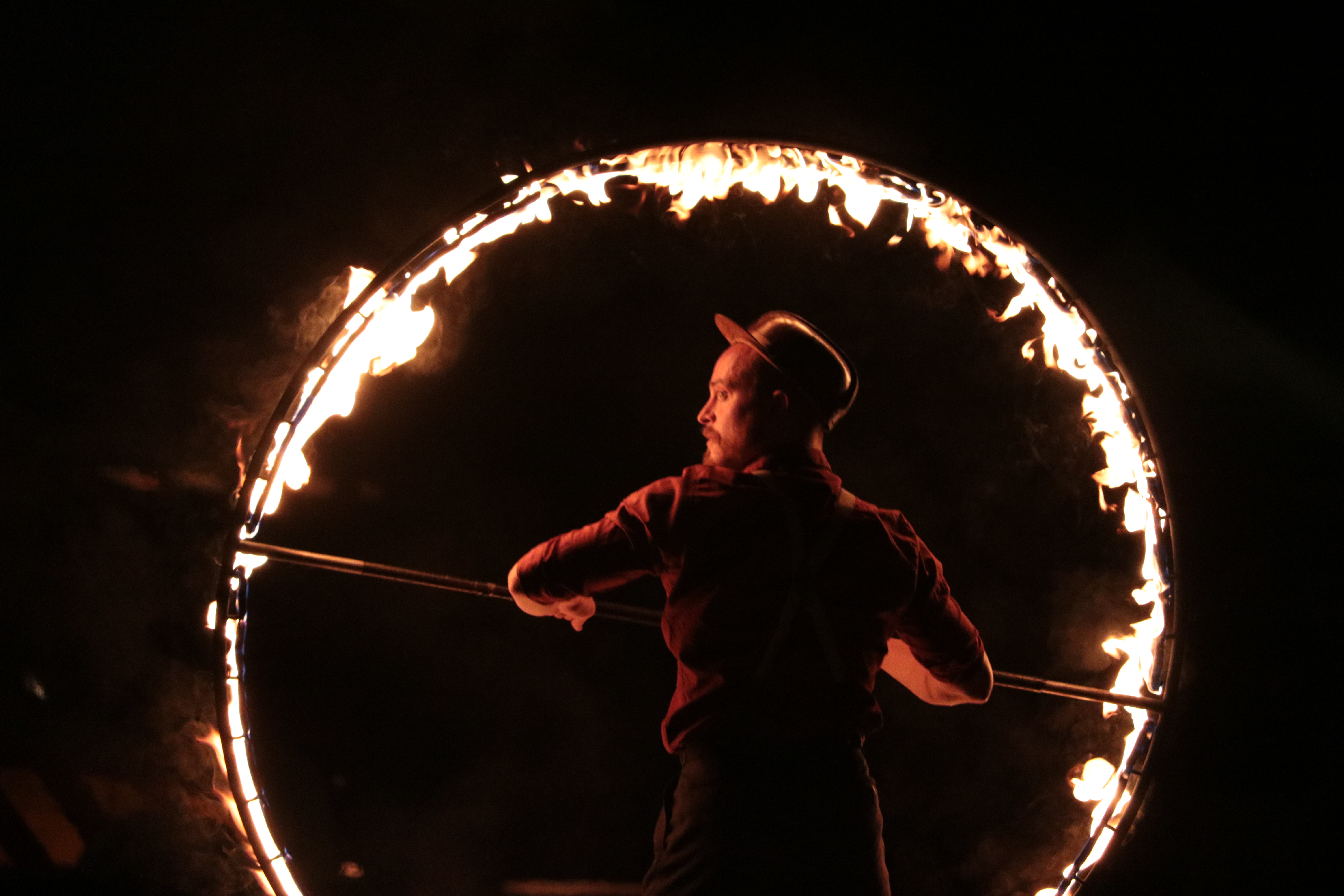 Időgéppel Savariába: bámulatos tüzes játékon elevenedett meg Gotthárd Jenő és Alexander Hartdegen